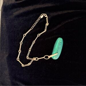 Elegant Matte Gold and Green Pendant Necklace